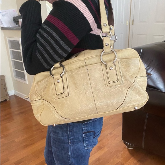 Coach pebble leather bag. - Picture 1 of 5